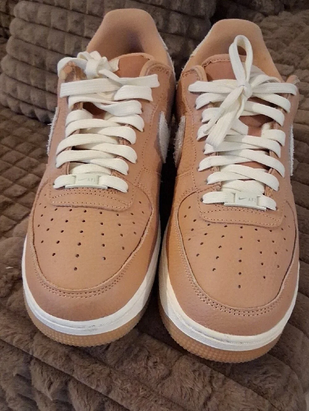 Nike Men's Low-Top Sneakers - Tan with White Swoosh